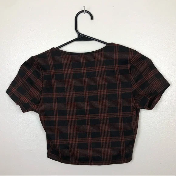 Liz & Sara Gingham Crop Top - Picture 3 of 4